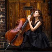 eru-matsumoto-sitting-cello